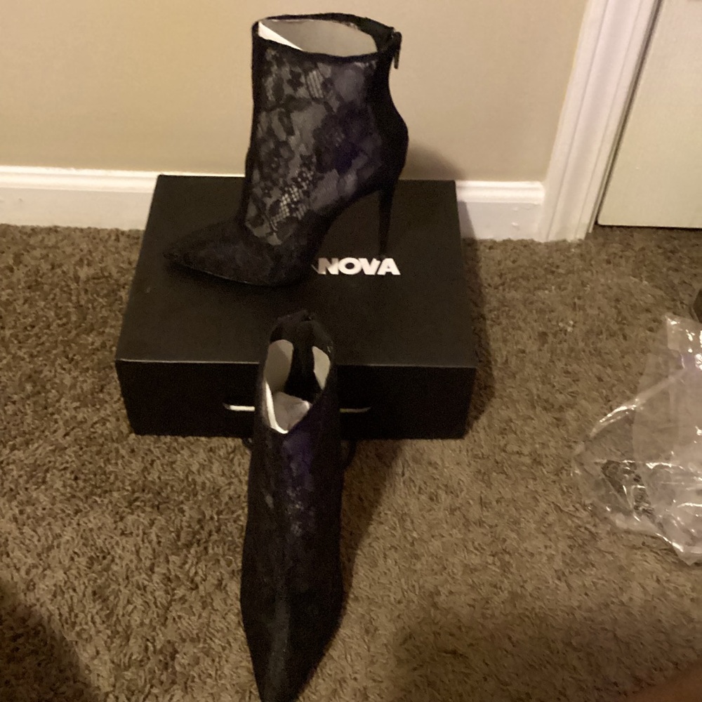 Black Cute & Stylish Fashion Nova Heels Size 7 In Women